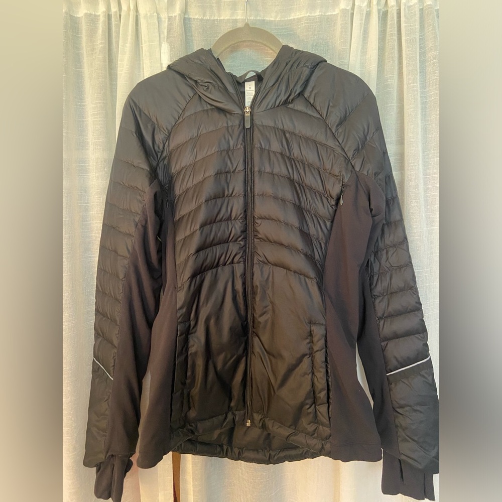 Lululemon Women's Black Puffer Jacket